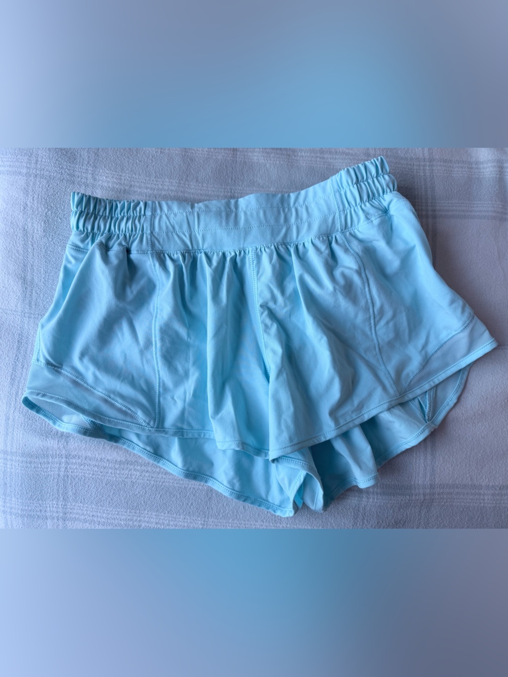 Lululemon Hotty Hot Low-Rise Lined Short 2.5" Light Blue Athletic Shorts 6 Reg
